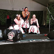 The Treblettes at Tesselaar Tulip Festival